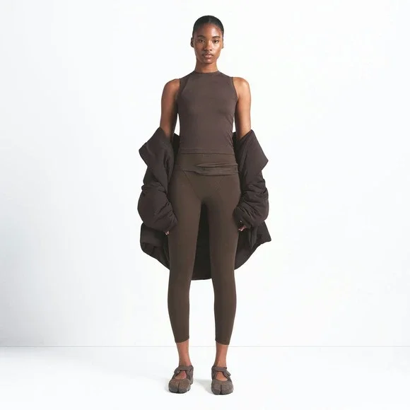 SKIMS Sport Slim Muscle Tank Amethyst Brown Sleeveless Top Large NEW - Picture 1 of 9